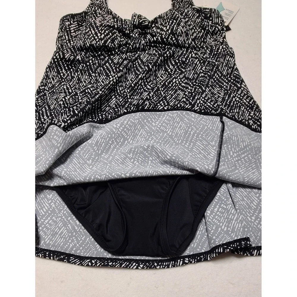 Swim Solutions Women's Black White Geometric Bow Front Swim Dress Size 14 - Picture 3 of 9